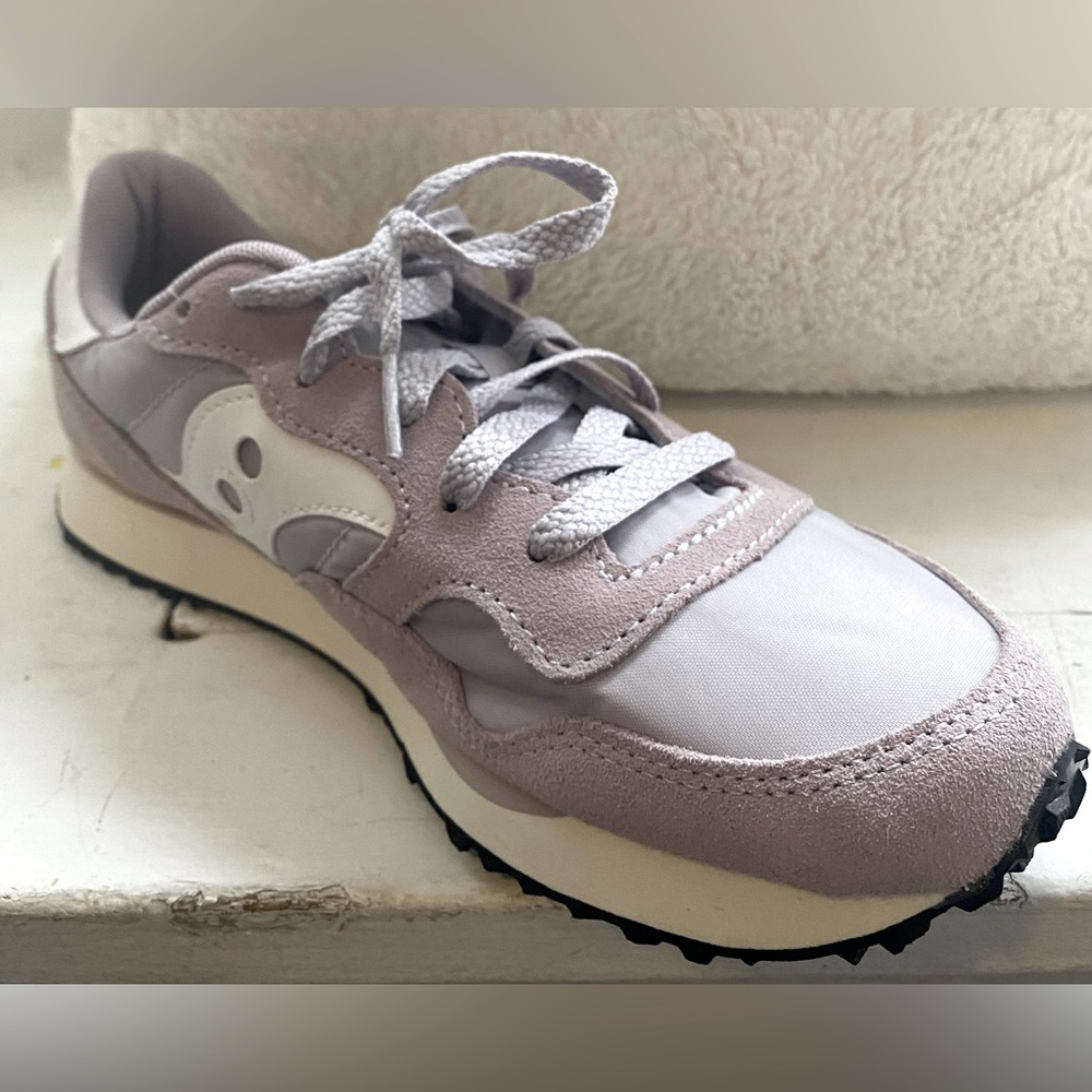 Saucony Originals DXN Trainer 80’s Style Sneakers.